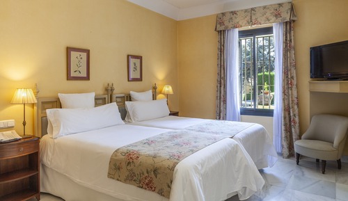 Superior Room (3 Adults)