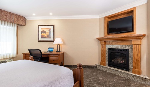 Deluxe Room, 1 Queen Bed, Non Smoking, Fireplace (Shower Only;No Pets in room type)