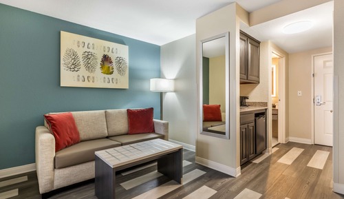 Suite, 2 Queen Beds, Non Smoking (with Sofabed)