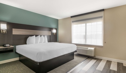 Suite, 1 King Bed, Non Smoking (with Sofabed)