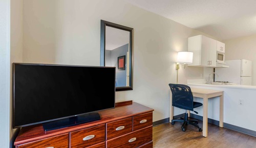 Studio, 1 Queen Bed, Non Smoking