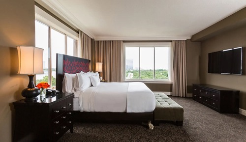 Signature Suite