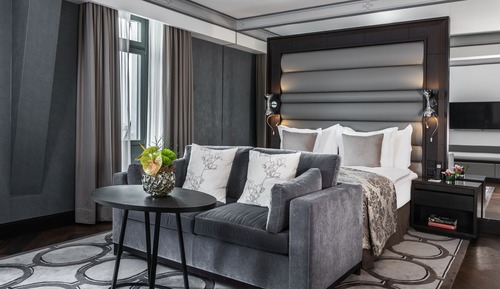 Executive Room, Lake View (Savoy)