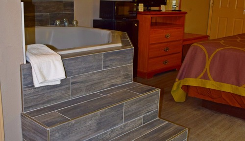 Studio Suite, 1 King Bed, Non Smoking, Hot Tub