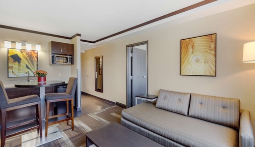 Suite, 1 King Bed, Non Smoking, Kitchenette