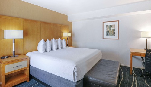 2 King Beds and 1 Sofa Bed, Two-Bedroom, Suite, Non-Smoking