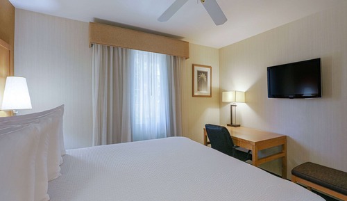 Suite, 1 King Bed, Non Smoking