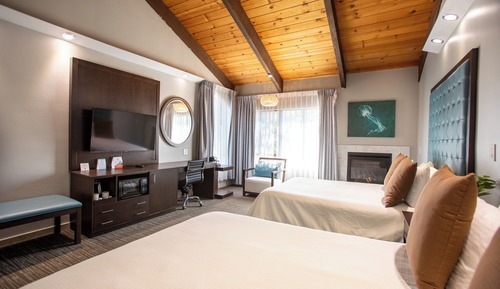 Deluxe Room, 2 Queen Beds, Non Smoking, Fireplace