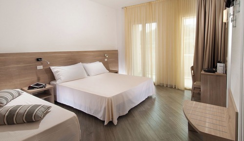 Standard Quadruple Room, Balcony, Hill View