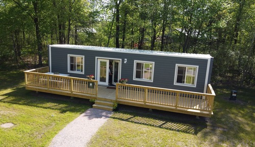House, 1 Bedroom (No pets, tiny house, linens included)