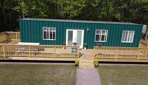 House, 1 Bedroom (No pets, tiny house, linens included)