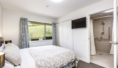 Deluxe Room, 1 Bedroom, Accessible, Hill View
