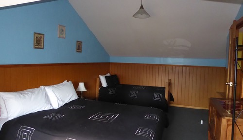 Traditional Apartment, Multiple Bedrooms, Non Smoking, Kitchen (Wattle  Cottage 3br)