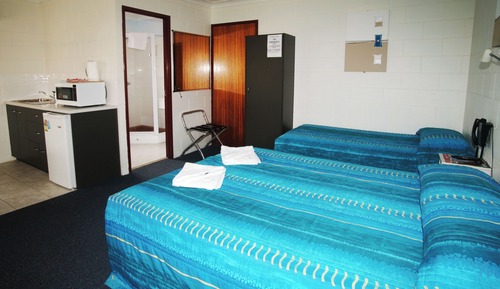 Standard Room, 1 Bedroom, Non Smoking, Kitchenette (Twin / Triple Room)