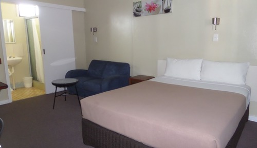 Standard Suite, 1 Bedroom, Non Smoking (Queen Room)