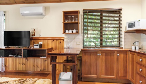 Cabin, Seclusion