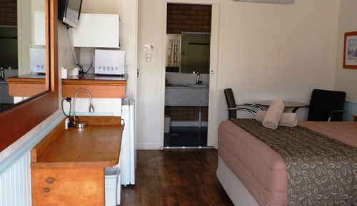 Deluxe Room, Non Smoking (Queen Deluxe Room)