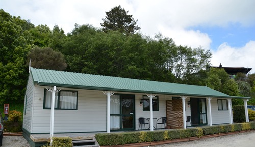 Standard Suite, 2 Bedrooms, Non Smoking, Kitchen (Motel)