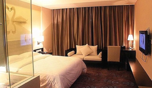 Double Room (Very Sassy)