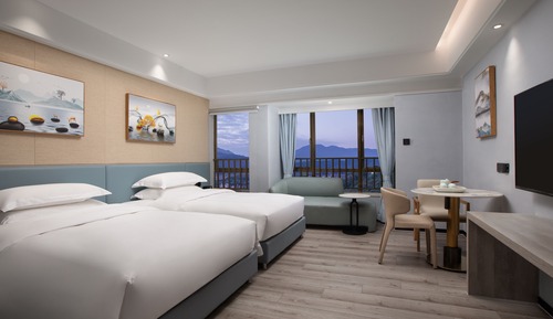 Standard Room, 1 Double or 2 Twin Beds, Mountain View