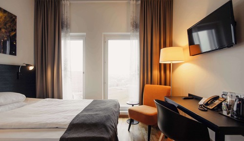 Economy Room, 1 Twin Bed, Non Smoking (Walk-in Shower)