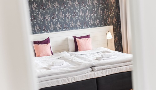 Twin Room (Plus)