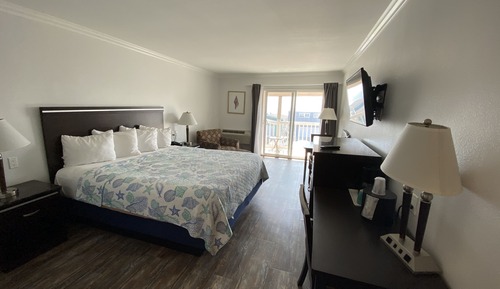 Deluxe Room, 1 King Bed, Ocean View