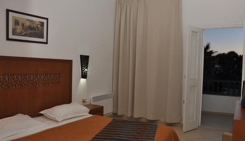 Single Room, Garden View