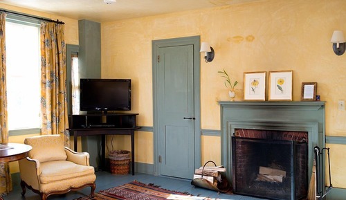 Thayer House, Room 203, 1 Queen Bed, Jetted tub