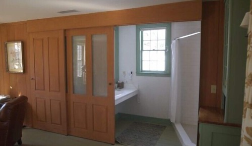 Thayer House, Room 206, 1 King bed