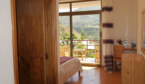 Standard Double Room, 1 Queen Bed, Balcony, Mountain View