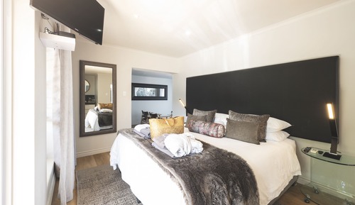 Double or Twin Room (7)