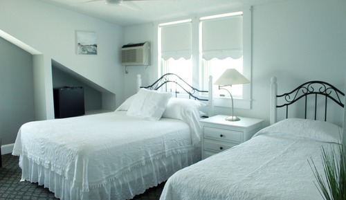 Standard Triple Room, Private Bathroom, Sea View (Room 308)