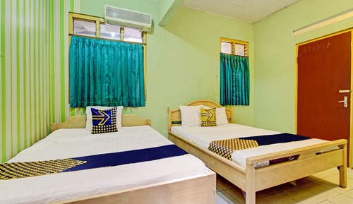 Economy Triple Room