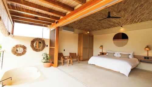 Deluxe Apartment, Bathtub, Partial Ocean View