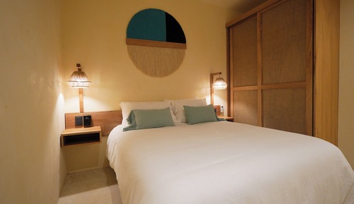 Superior Apartment, 2 Bedrooms, Kitchen, Pool View