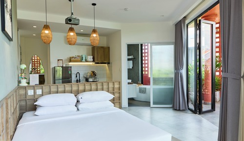  Kin Inspired 2 with Queen Bed