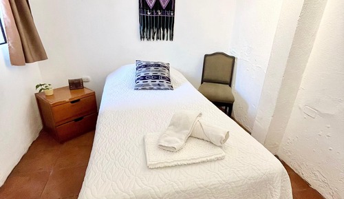 Basic Room, 1 Twin Bed, Shared Bathroom (ELA 5)