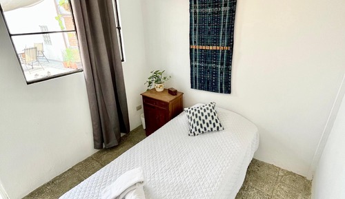 Basic Room, 1 Twin Bed, Shared Bathroom (ELA 6)