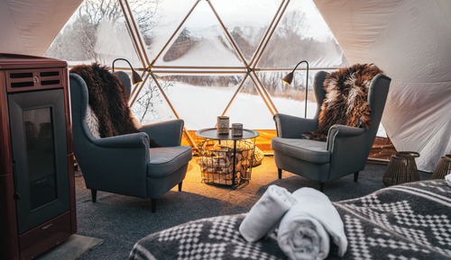 Aurora Glamping Igloo