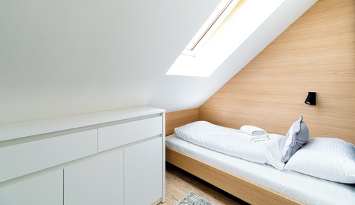 Apartment (15 E)