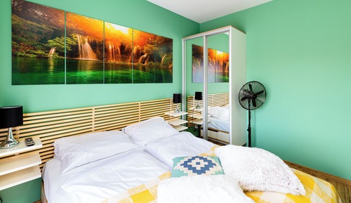 Apartment (8 C)