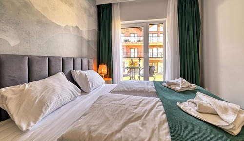Apartment (9 D)