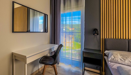 Apartment (9 E)