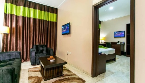 Luxury Suite, 2 Bathrooms, City View