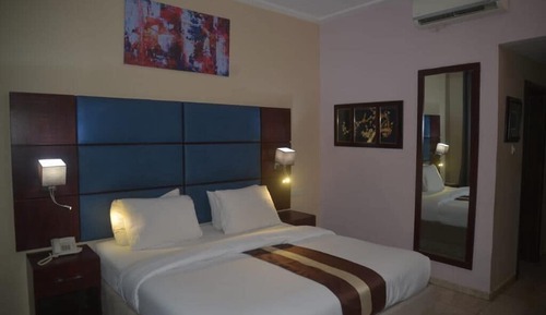 Deluxe Room, City View