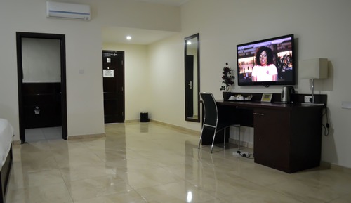 Executive Room, 1 King Bed, City View