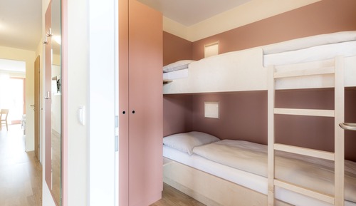 Quintuple Room