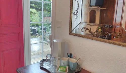 Comfort Double Room, Ensuite, Garden View (La Grenouille Verte)