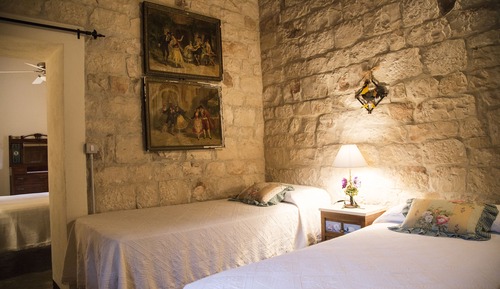 Apartment, Multiple Beds